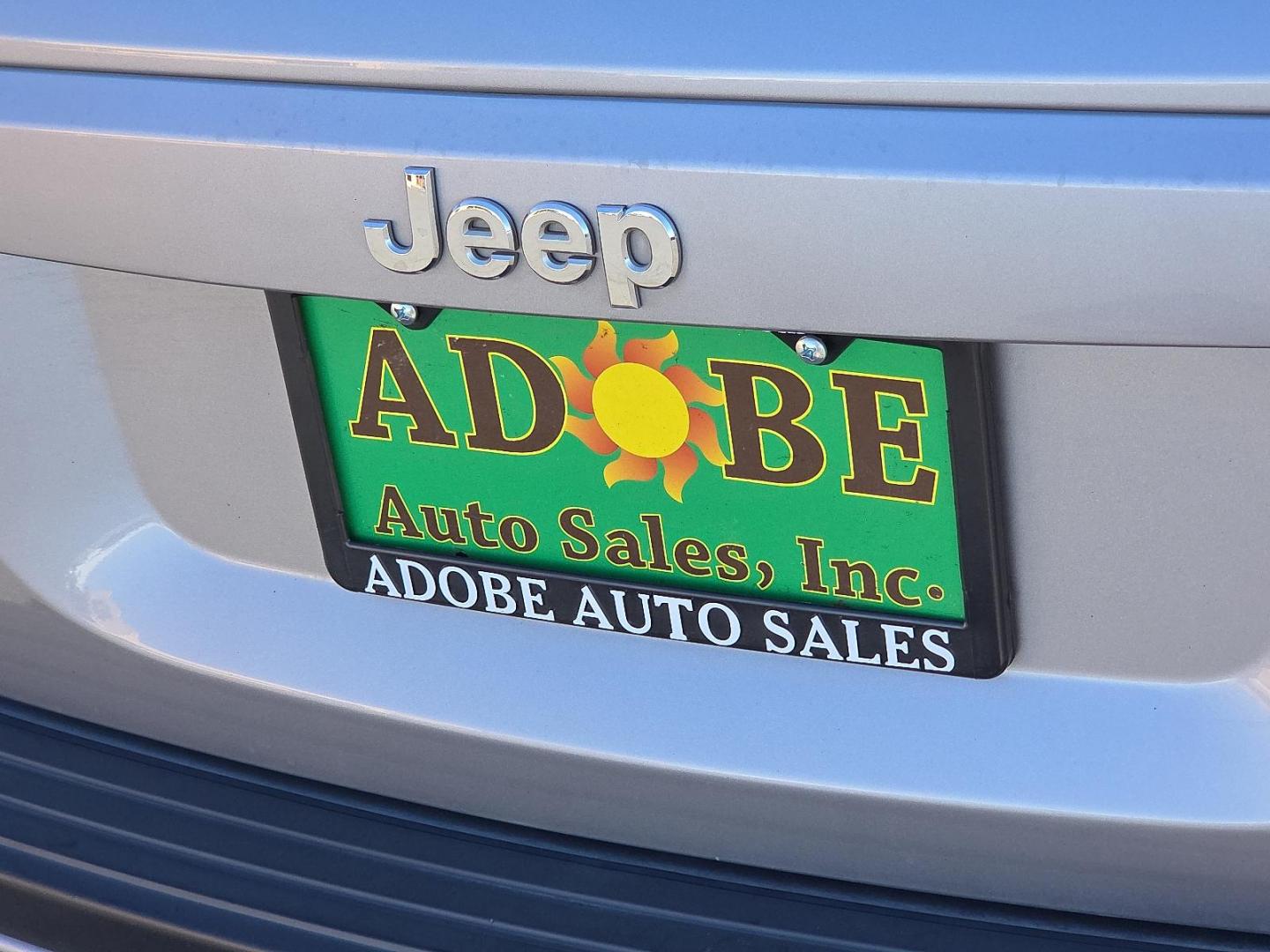 2017 Billet Silver Metallic Clearcoat - PSC /Dark Slate Gray - DV Jeep Patriot Latitude FWD (1C4NJPFA1HD) with an 2L I-4 DOHC, variable valve control, regular unleaded, engine with 158HP engine, located at 4711 Ave Q, Lubbock, TX, 79412, (806) 687-2362, 33.551304, -101.855293 - Photo#14