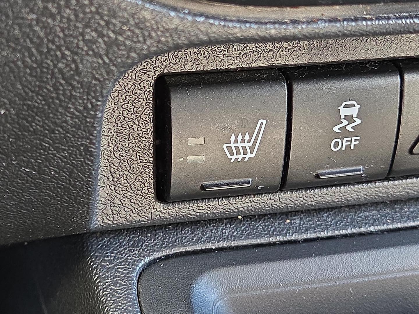 2017 Billet Silver Metallic Clearcoat - PSC /Dark Slate Gray - DV Jeep Patriot Latitude FWD (1C4NJPFA1HD) with an 2L I-4 DOHC, variable valve control, regular unleaded, engine with 158HP engine, located at 4711 Ave Q, Lubbock, TX, 79412, (806) 687-2362, 33.551304, -101.855293 - Photo#24