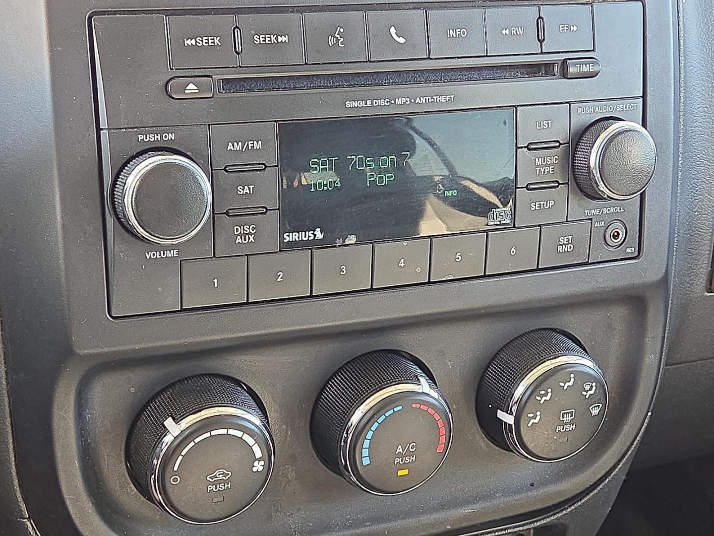 2017 Billet Silver Metallic Clearcoat - PSC /Dark Slate Gray - DV Jeep Patriot Latitude FWD (1C4NJPFA1HD) with an 2L I-4 DOHC, variable valve control, regular unleaded, engine with 158HP engine, located at 4711 Ave Q, Lubbock, TX, 79412, (806) 687-2362, 33.551304, -101.855293 - Photo#25