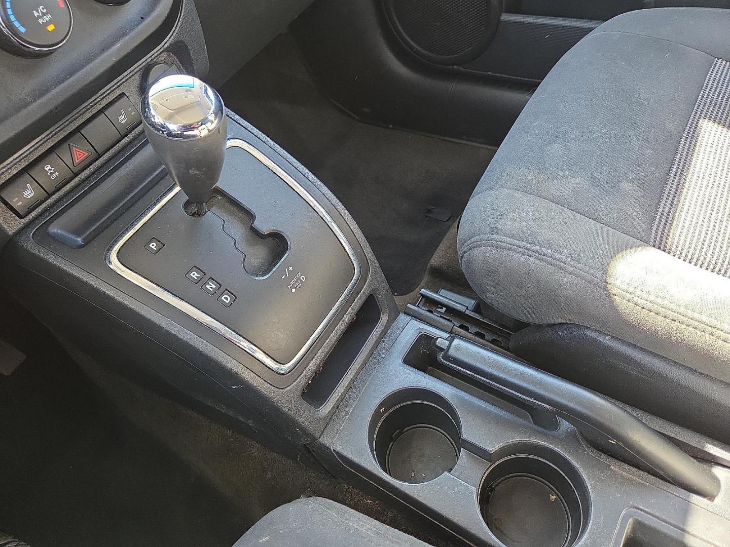 2017 Billet Silver Metallic Clearcoat - PSC /Dark Slate Gray - DV Jeep Patriot Latitude FWD (1C4NJPFA1HD) with an 2L I-4 DOHC, variable valve control, regular unleaded, engine with 158HP engine, located at 4711 Ave Q, Lubbock, TX, 79412, (806) 687-2362, 33.551304, -101.855293 - Photo#26