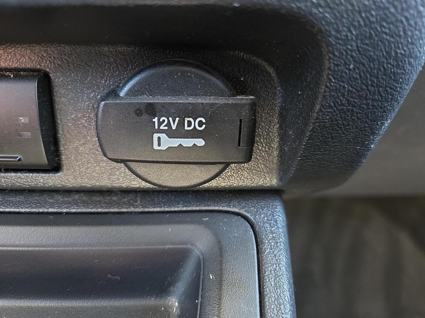 2017 Billet Silver Metallic Clearcoat - PSC /Dark Slate Gray - DV Jeep Patriot Latitude FWD (1C4NJPFA1HD) with an 2L I-4 DOHC, variable valve control, regular unleaded, engine with 158HP engine, located at 4711 Ave Q, Lubbock, TX, 79412, (806) 687-2362, 33.551304, -101.855293 - Photo#27