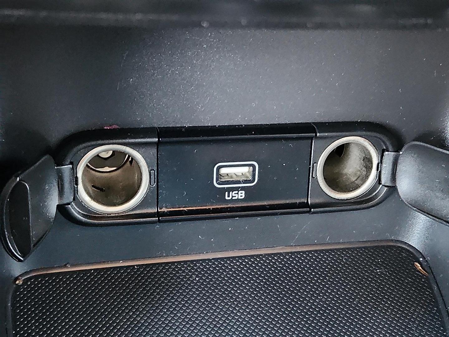 2021 WHITE Kia Sportage LX (KNDPM3AC5M7) with an Theta II 2.4L I-4 gasoline direct injection, DOHC, D-CVVT variable valve control, regular unleaded, engine with 181HP engine, located at 4711 Ave Q, Lubbock, TX, 79412, (806) 687-2362, 33.551304, -101.855293 - Photo#18