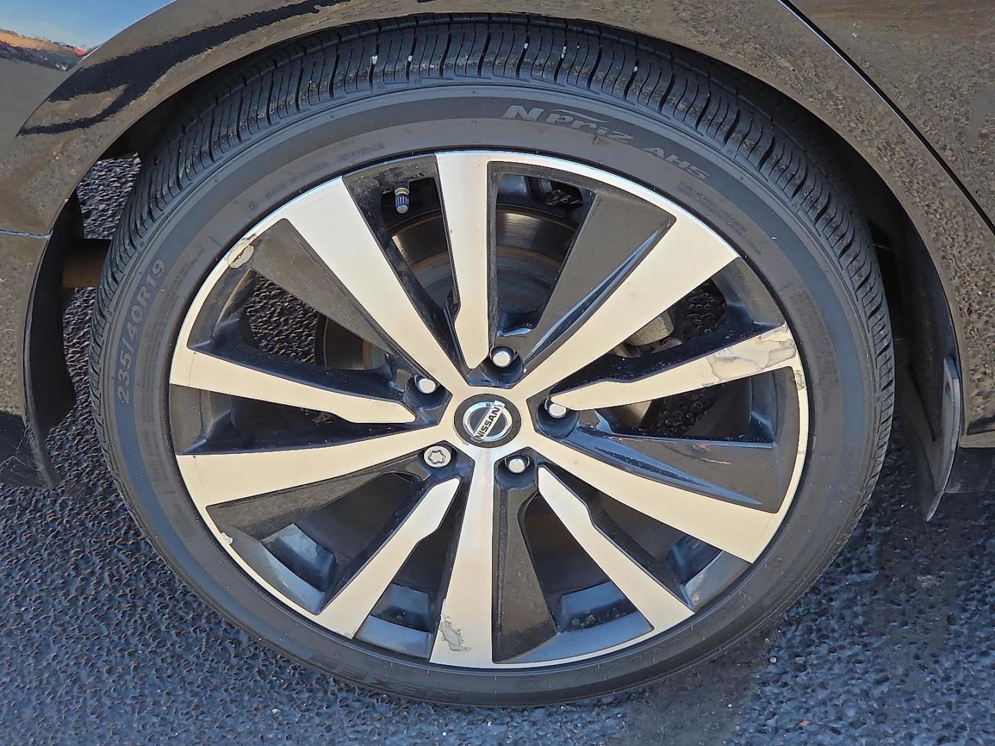 2019 Super Black - KH3 /Sport - N Nissan Altima 2.5 SR (1N4BL4CV2KC) with an 2.5L I-4 gasoline direct injection, DOHC, CVTCS variable valve control, regular unleaded, engine with 182HP engine, located at 4711 Ave Q, Lubbock, TX, 79412, (806) 687-2362, 33.551304, -101.855293 - Photo#8