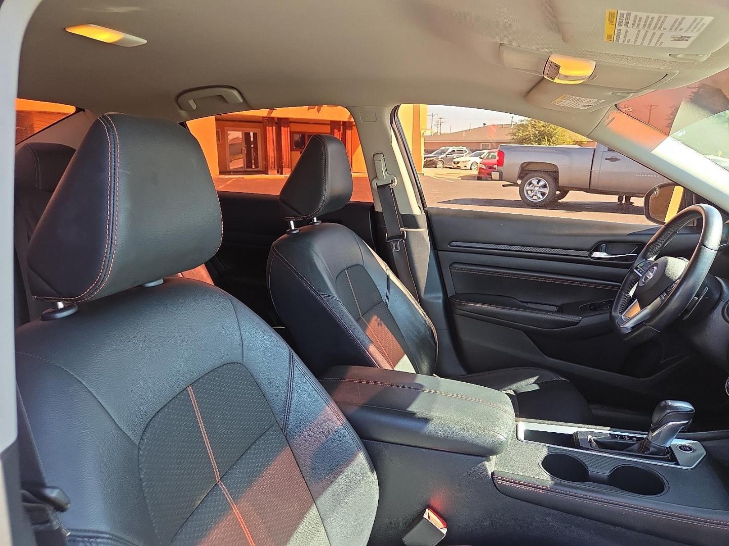 2019 Super Black - KH3 /Sport - N Nissan Altima 2.5 SR (1N4BL4CV2KC) with an 2.5L I-4 gasoline direct injection, DOHC, CVTCS variable valve control, regular unleaded, engine with 182HP engine, located at 4711 Ave Q, Lubbock, TX, 79412, (806) 687-2362, 33.551304, -101.855293 - Photo#10