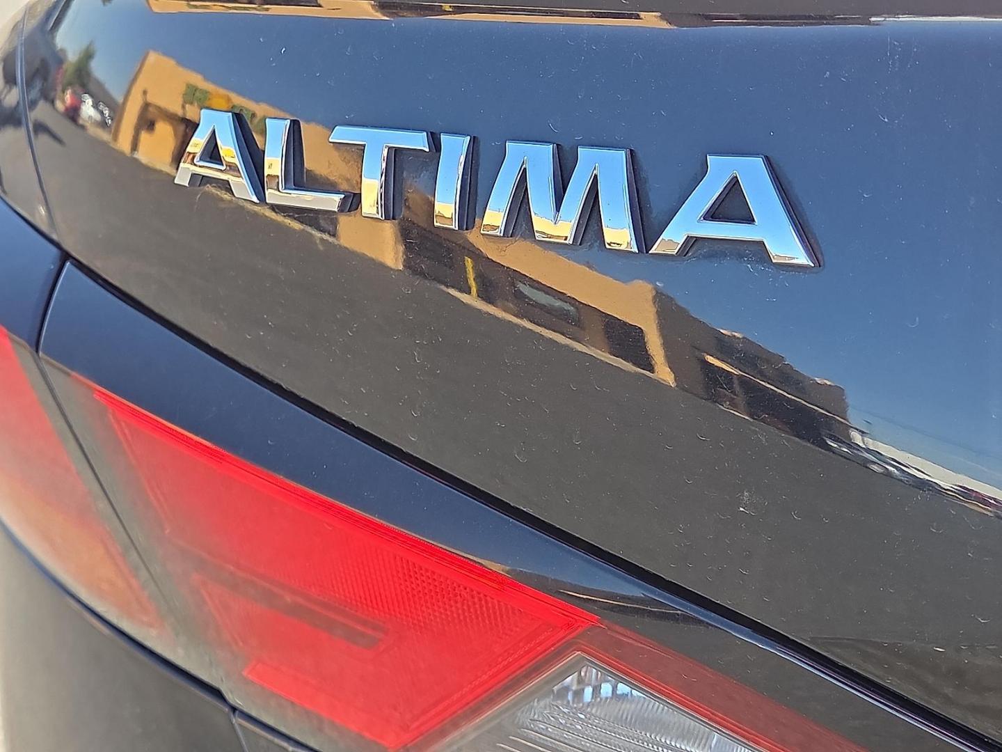 2019 Super Black - KH3 /Sport - N Nissan Altima 2.5 SR (1N4BL4CV2KC) with an 2.5L I-4 gasoline direct injection, DOHC, CVTCS variable valve control, regular unleaded, engine with 182HP engine, located at 4711 Ave Q, Lubbock, TX, 79412, (806) 687-2362, 33.551304, -101.855293 - Photo#14