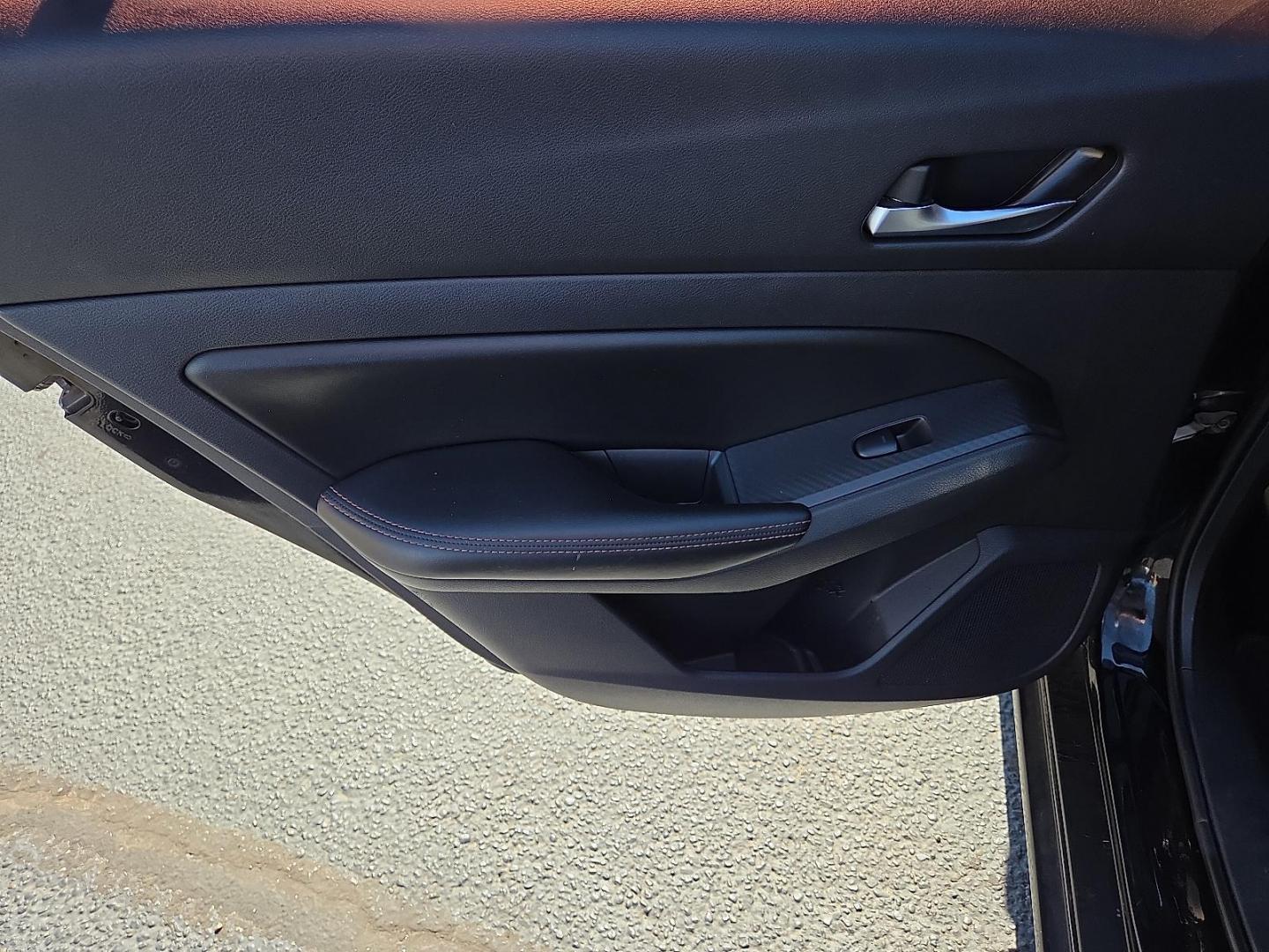 2019 Super Black - KH3 /Sport - N Nissan Altima 2.5 SR (1N4BL4CV2KC) with an 2.5L I-4 gasoline direct injection, DOHC, CVTCS variable valve control, regular unleaded, engine with 182HP engine, located at 4711 Ave Q, Lubbock, TX, 79412, (806) 687-2362, 33.551304, -101.855293 - Photo#19