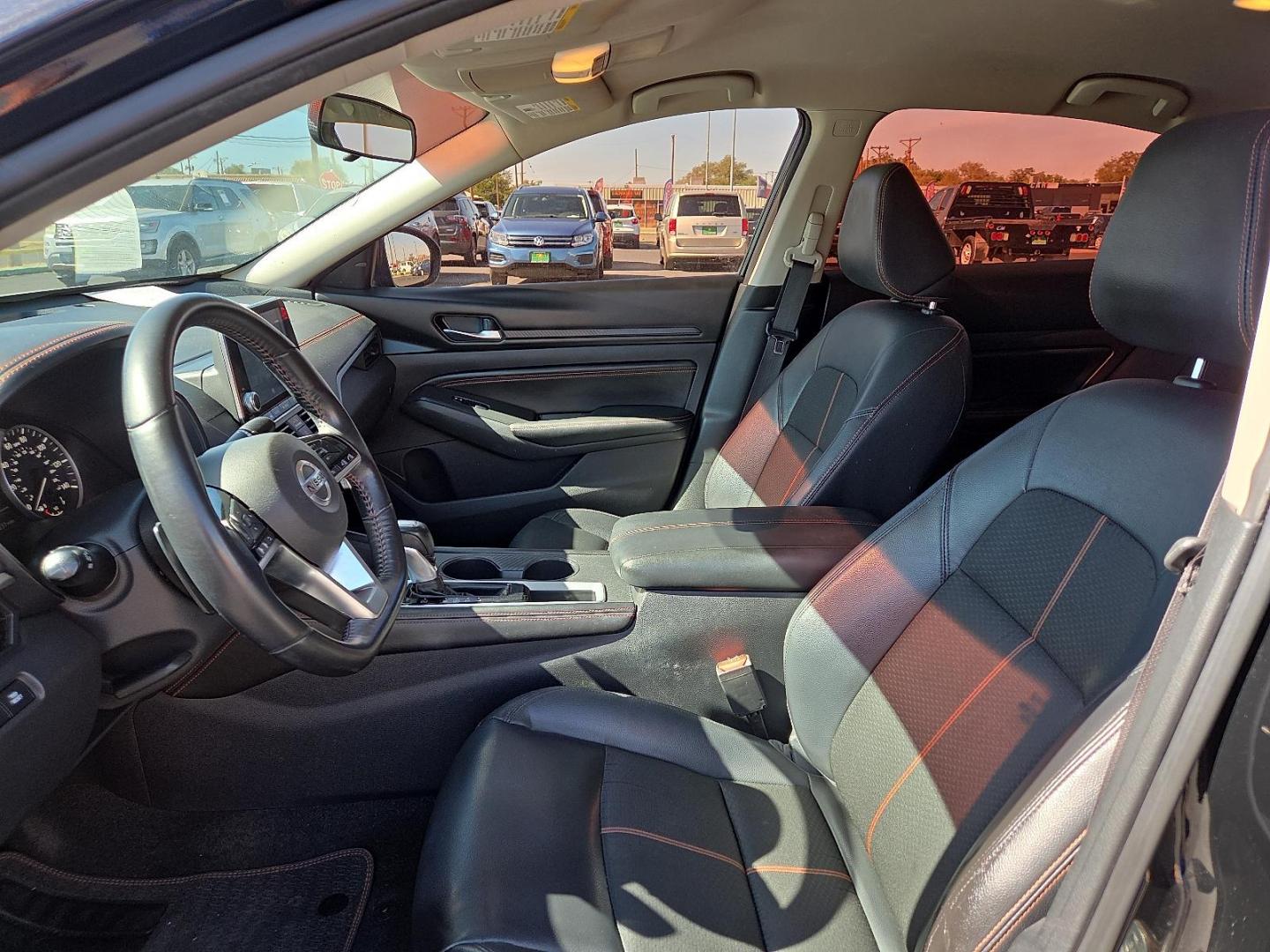 2019 Super Black - KH3 /Sport - N Nissan Altima 2.5 SR (1N4BL4CV2KC) with an 2.5L I-4 gasoline direct injection, DOHC, CVTCS variable valve control, regular unleaded, engine with 182HP engine, located at 4711 Ave Q, Lubbock, TX, 79412, (806) 687-2362, 33.551304, -101.855293 - Photo#22