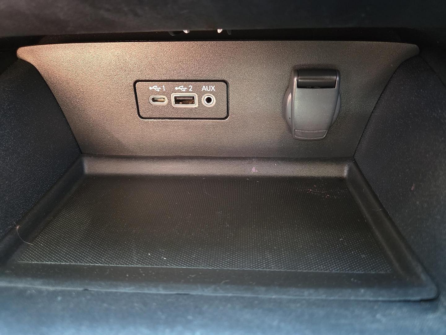 2019 Super Black - KH3 /Sport - N Nissan Altima 2.5 SR (1N4BL4CV2KC) with an 2.5L I-4 gasoline direct injection, DOHC, CVTCS variable valve control, regular unleaded, engine with 182HP engine, located at 4711 Ave Q, Lubbock, TX, 79412, (806) 687-2362, 33.551304, -101.855293 - Photo#25