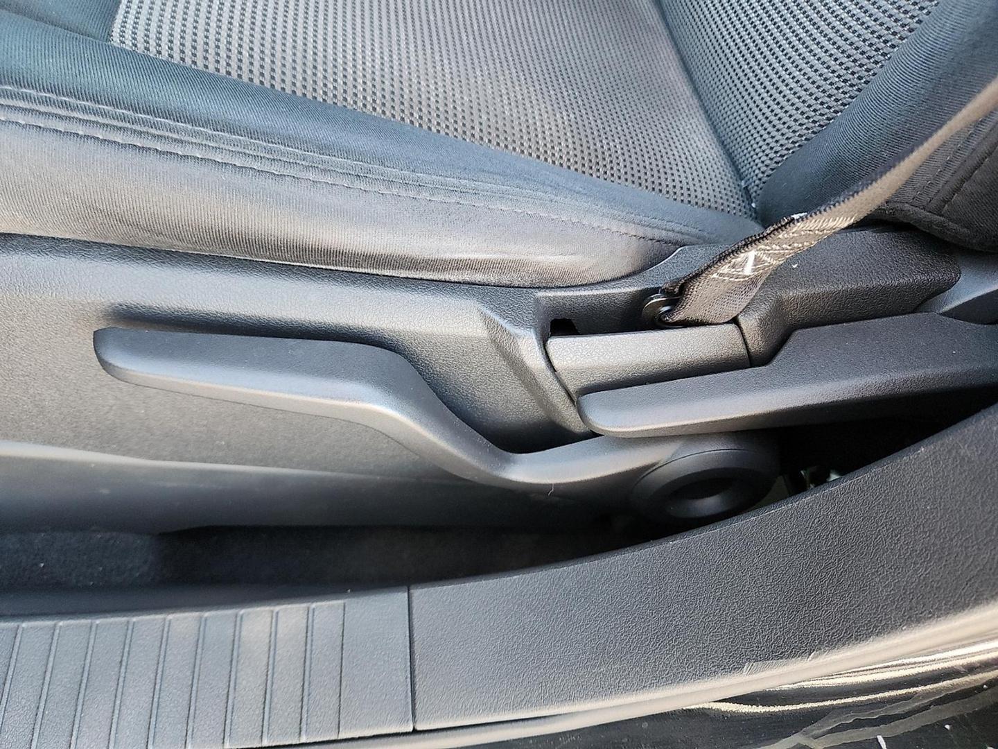 2012 BLACK Jeep Patriot Latitude (1C4NJPFB6CD) with an 2.4L I-4 DOHC, variable valve control, regular unleaded, engine with 172HP engine, located at 4711 Ave Q, Lubbock, TX, 79412, (806) 687-2362, 33.551304, -101.855293 - Photo#15