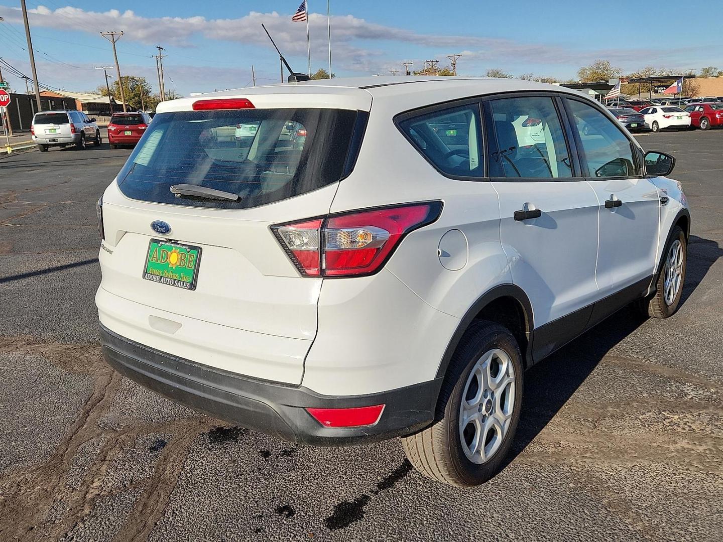 2018 WHITE Ford Escape S (1FMCU0F70JU) with an Duratec 2.5L I-4 DOHC, iVCT variable valve control, regular unleaded, engine with 168HP engine, located at 4711 Ave Q, Lubbock, TX, 79412, (806) 687-2362, 33.551304, -101.855293 - Photo#3