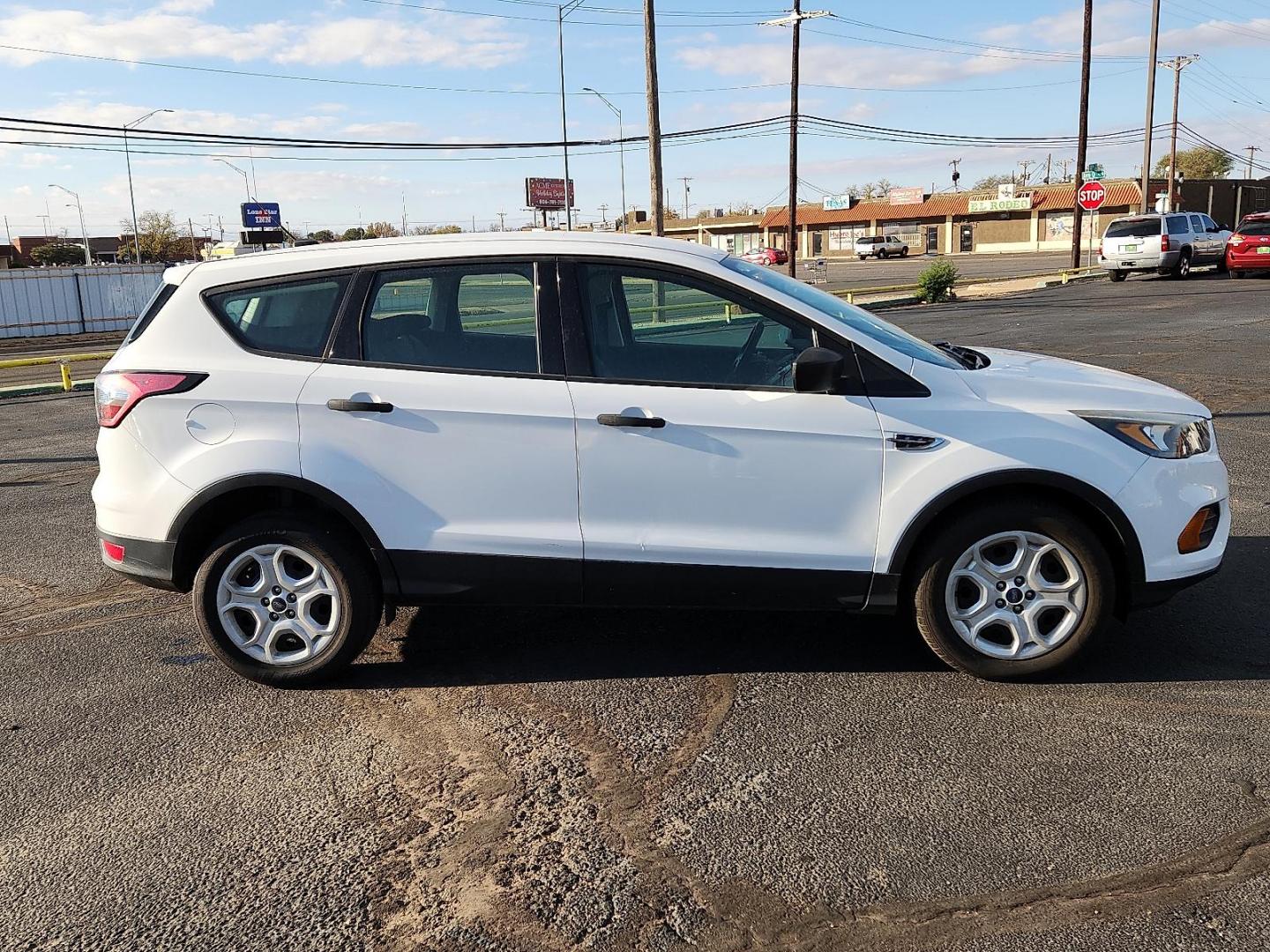 2018 WHITE Ford Escape S (1FMCU0F70JU) with an Duratec 2.5L I-4 DOHC, iVCT variable valve control, regular unleaded, engine with 168HP engine, located at 4711 Ave Q, Lubbock, TX, 79412, (806) 687-2362, 33.551304, -101.855293 - Photo#4