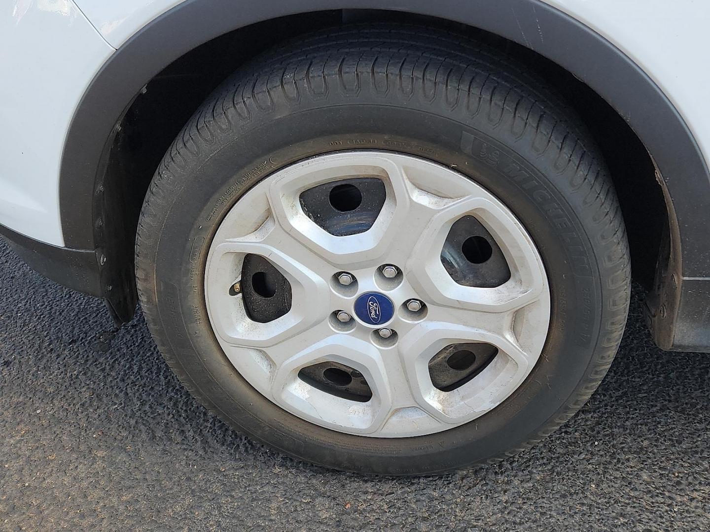 2018 WHITE Ford Escape S (1FMCU0F70JU) with an Duratec 2.5L I-4 DOHC, iVCT variable valve control, regular unleaded, engine with 168HP engine, located at 4711 Ave Q, Lubbock, TX, 79412, (806) 687-2362, 33.551304, -101.855293 - Photo#6