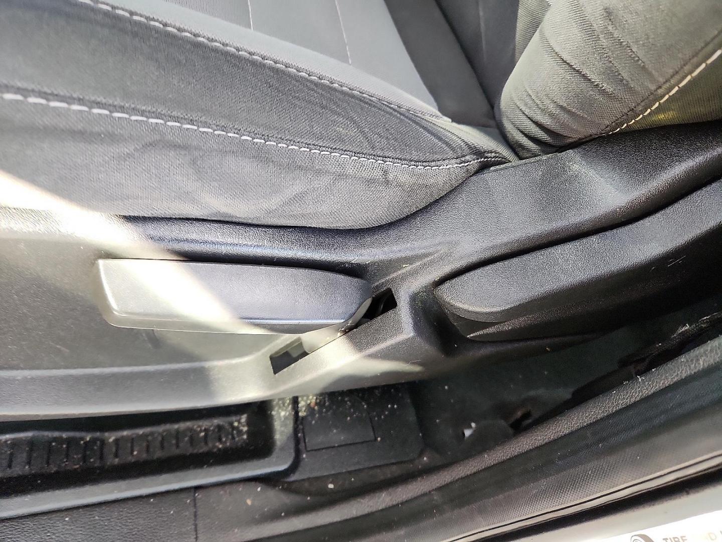 2018 WHITE Ford Escape S (1FMCU0F70JU) with an Duratec 2.5L I-4 DOHC, iVCT variable valve control, regular unleaded, engine with 168HP engine, located at 4711 Ave Q, Lubbock, TX, 79412, (806) 687-2362, 33.551304, -101.855293 - Photo#11