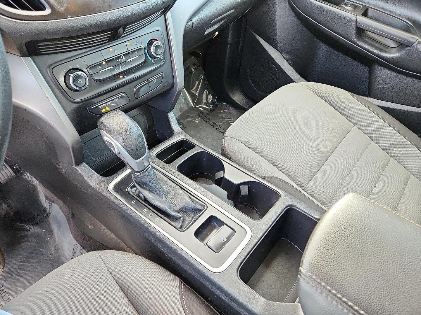 2018 WHITE Ford Escape S (1FMCU0F70JU) with an Duratec 2.5L I-4 DOHC, iVCT variable valve control, regular unleaded, engine with 168HP engine, located at 4711 Ave Q, Lubbock, TX, 79412, (806) 687-2362, 33.551304, -101.855293 - Photo#17