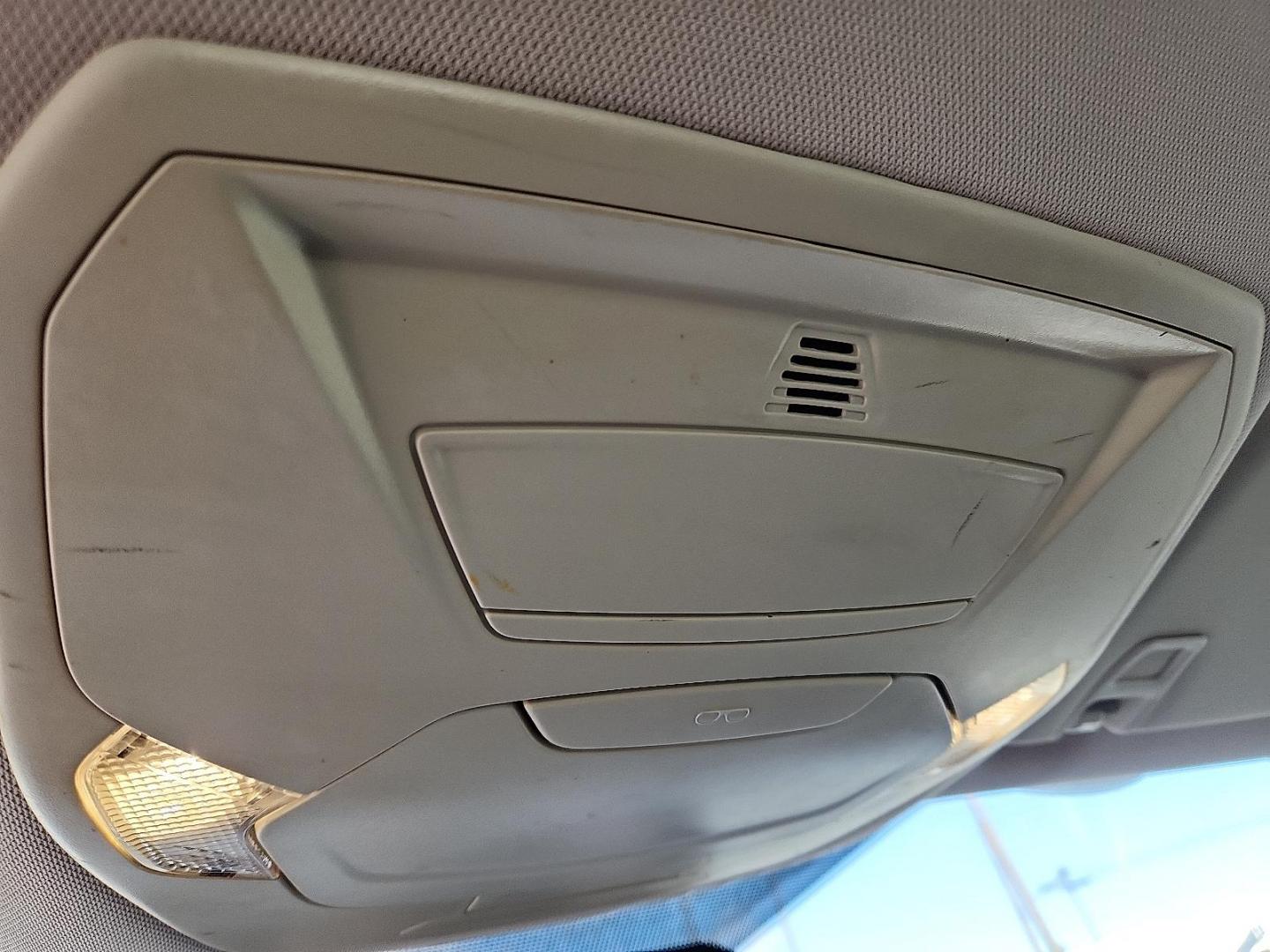 2018 WHITE Ford Escape S (1FMCU0F70JU) with an Duratec 2.5L I-4 DOHC, iVCT variable valve control, regular unleaded, engine with 168HP engine, located at 4711 Ave Q, Lubbock, TX, 79412, (806) 687-2362, 33.551304, -101.855293 - Photo#18