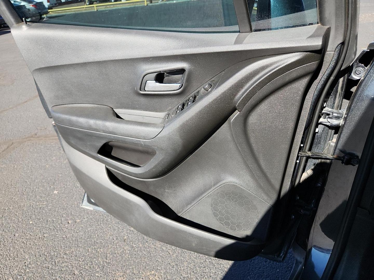 2019 GRAY Chevrolet Trax LS (3GNCJKSBXKL) with an Ecotec 1.4L I-4 DOHC, variable valve control, intercooled turbo, regular unleaded, engine with 138HP engine, located at 4711 Ave Q, Lubbock, TX, 79412, (806) 687-2362, 33.551304, -101.855293 - Photo#14