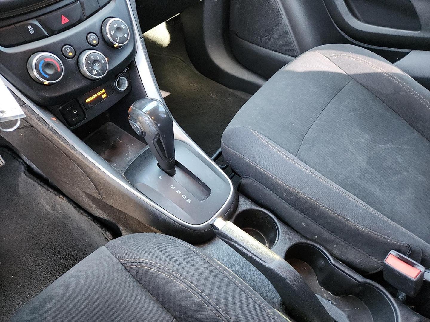 2019 GRAY Chevrolet Trax LS (3GNCJKSBXKL) with an Ecotec 1.4L I-4 DOHC, variable valve control, intercooled turbo, regular unleaded, engine with 138HP engine, located at 4711 Ave Q, Lubbock, TX, 79412, (806) 687-2362, 33.551304, -101.855293 - Photo#24