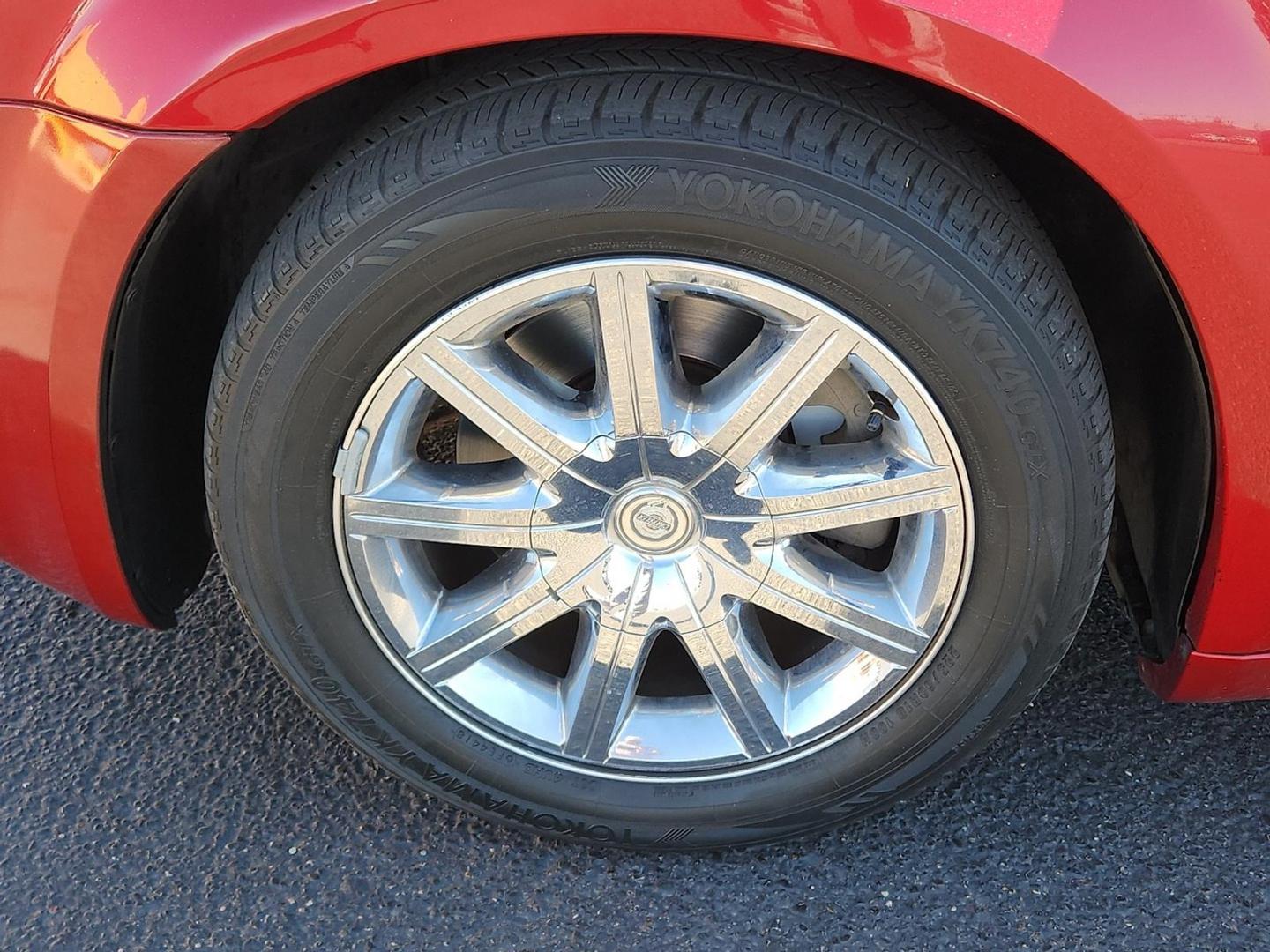 2008 RED Chrysler 300C Hemi (2C3LA63HX8H) with an HEMI 5.7L V-8 regular unleaded, engine with cylinder deactivation and 340HP engine, located at 4711 Ave Q, Lubbock, TX, 79412, (806) 687-2362, 33.551304, -101.855293 - Photo#6