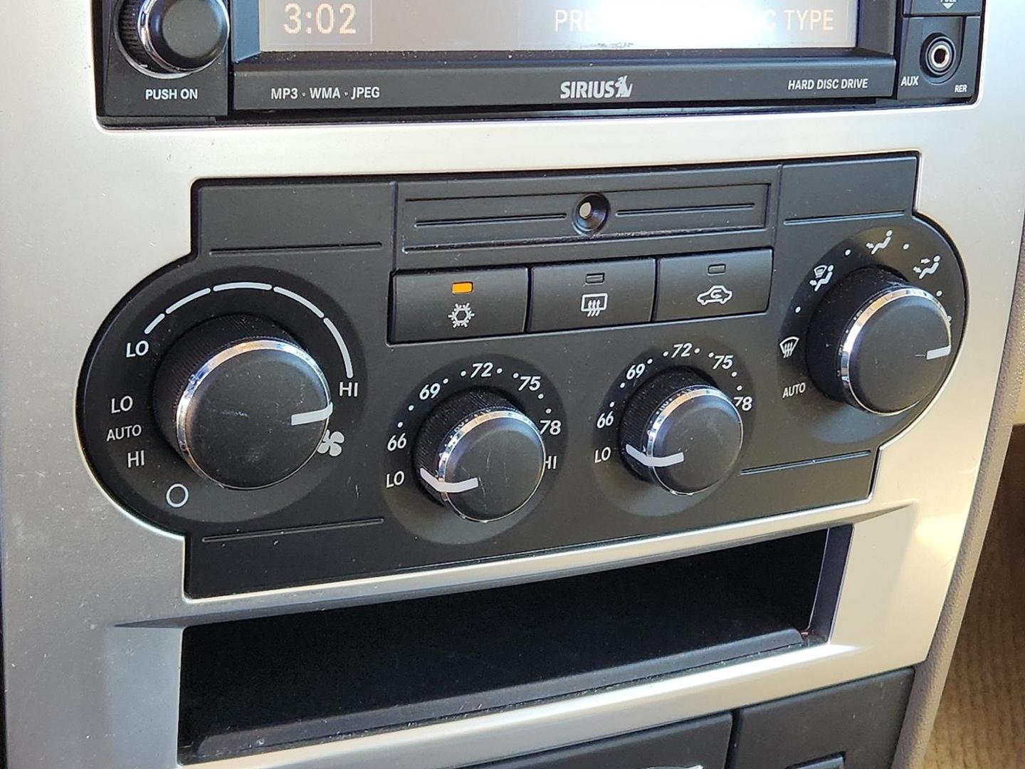 2008 RED Chrysler 300C Hemi (2C3LA63HX8H) with an HEMI 5.7L V-8 regular unleaded, engine with cylinder deactivation and 340HP engine, located at 4711 Ave Q, Lubbock, TX, 79412, (806) 687-2362, 33.551304, -101.855293 - Photo#20