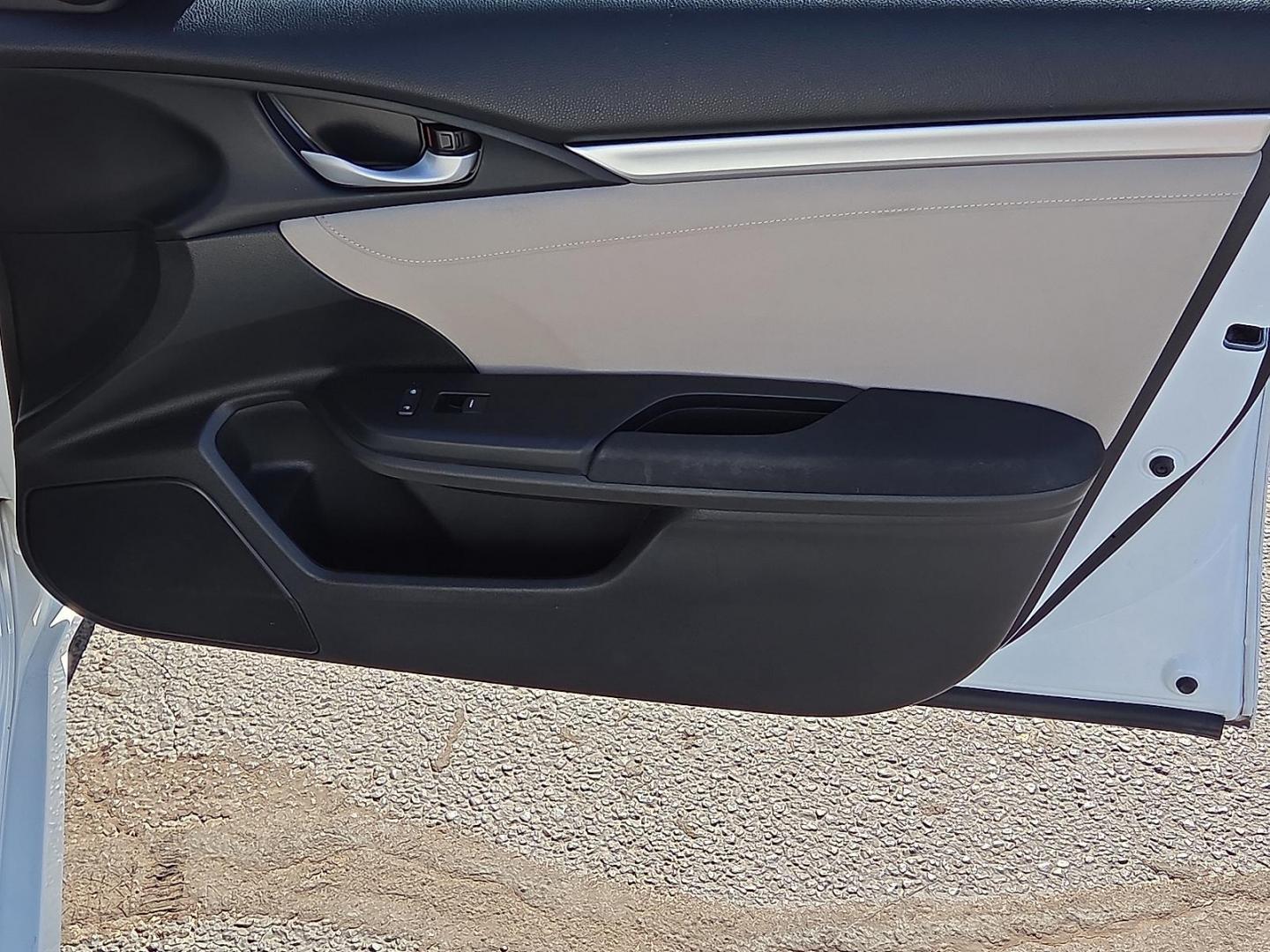 2017 White Orchid Pearl - WA /Ivory - IV Honda Civic EX (2HGFC2F77HH) with an 2L I-4 DOHC, variable valve control, regular unleaded, engine with 158HP engine, located at 4711 Ave Q, Lubbock, TX, 79412, (806) 687-2362, 33.551304, -101.855293 - Photo#12