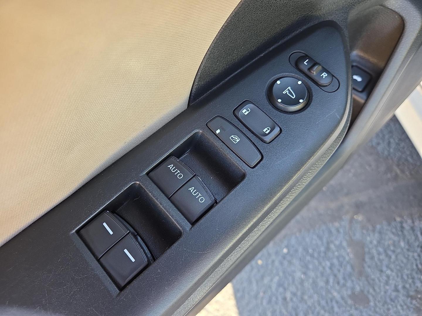 2017 White Orchid Pearl - WA /Ivory - IV Honda Civic EX (2HGFC2F77HH) with an 2L I-4 DOHC, variable valve control, regular unleaded, engine with 158HP engine, located at 4711 Ave Q, Lubbock, TX, 79412, (806) 687-2362, 33.551304, -101.855293 - Photo#20