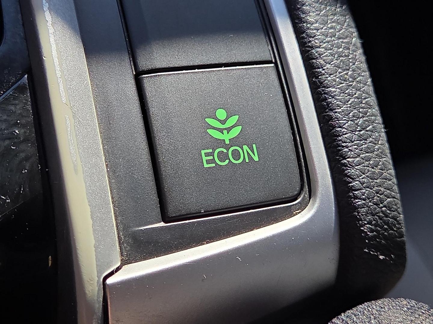 2017 White Orchid Pearl - WA /Ivory - IV Honda Civic EX (2HGFC2F77HH) with an 2L I-4 DOHC, variable valve control, regular unleaded, engine with 158HP engine, located at 4711 Ave Q, Lubbock, TX, 79412, (806) 687-2362, 33.551304, -101.855293 - Photo#28