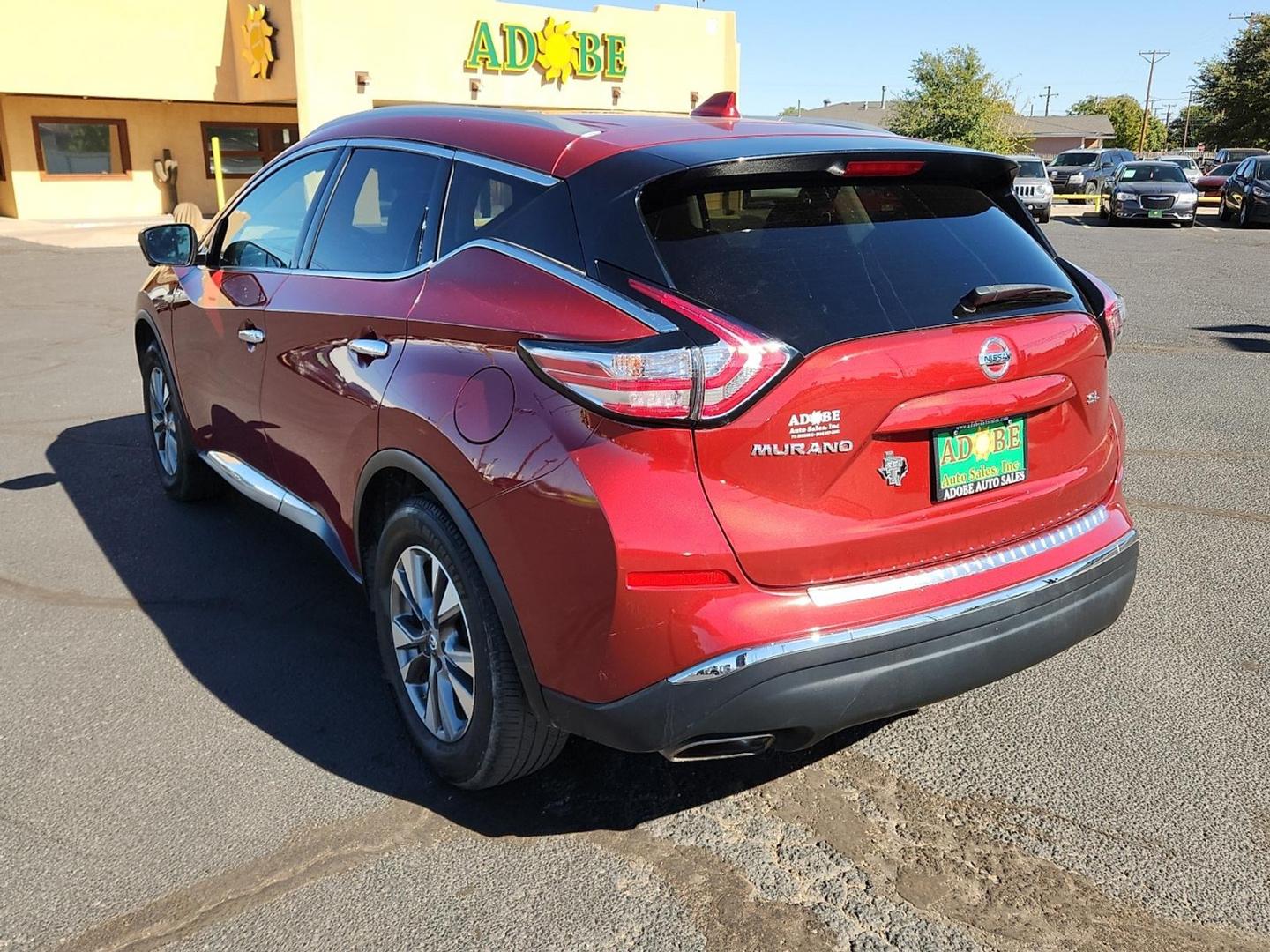 2018 RED Nissan Murano SL (5N1AZ2MG9JN) with an 3.5L V-6 DOHC, variable valve control, regular unleaded, engine with 260HP engine, located at 4711 Ave Q, Lubbock, TX, 79412, (806) 687-2362, 33.551304, -101.855293 - Photo#2