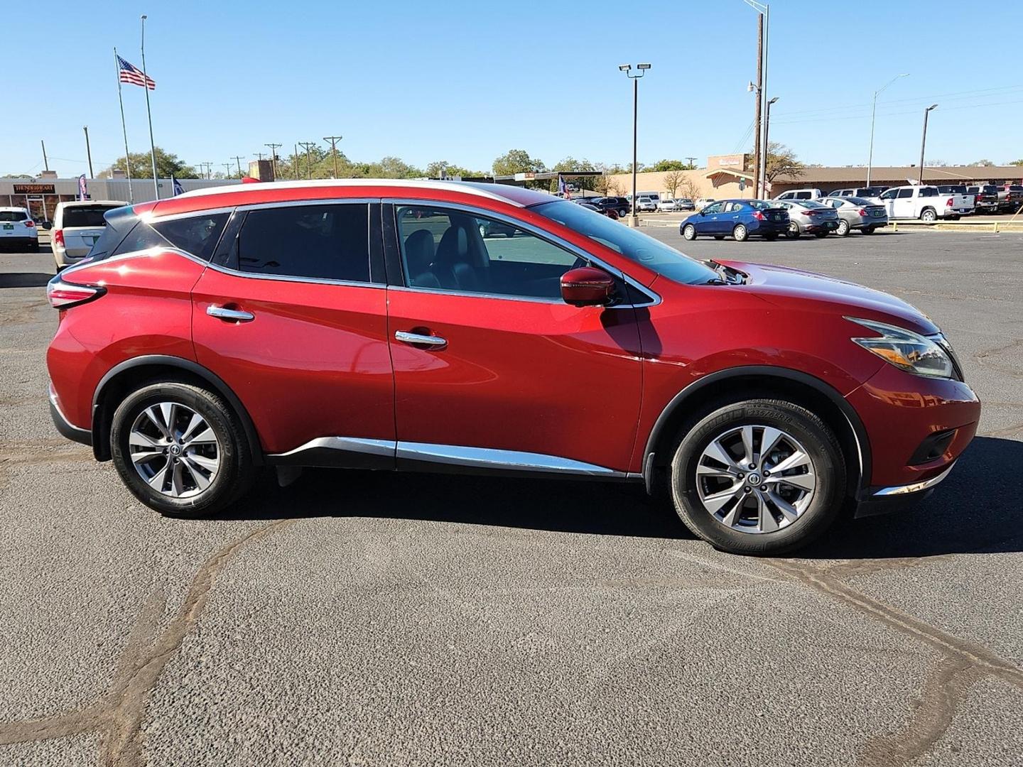 2018 RED Nissan Murano SL (5N1AZ2MG9JN) with an 3.5L V-6 DOHC, variable valve control, regular unleaded, engine with 260HP engine, located at 4711 Ave Q, Lubbock, TX, 79412, (806) 687-2362, 33.551304, -101.855293 - Photo#4