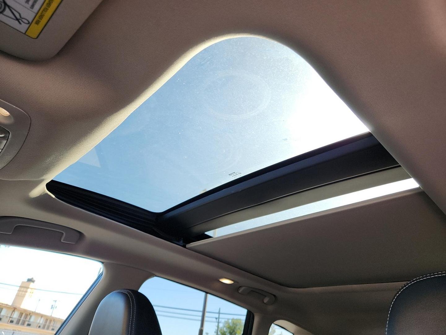 2018 RED Nissan Murano SL (5N1AZ2MG9JN) with an 3.5L V-6 DOHC, variable valve control, regular unleaded, engine with 260HP engine, located at 4711 Ave Q, Lubbock, TX, 79412, (806) 687-2362, 33.551304, -101.855293 - Photo#28