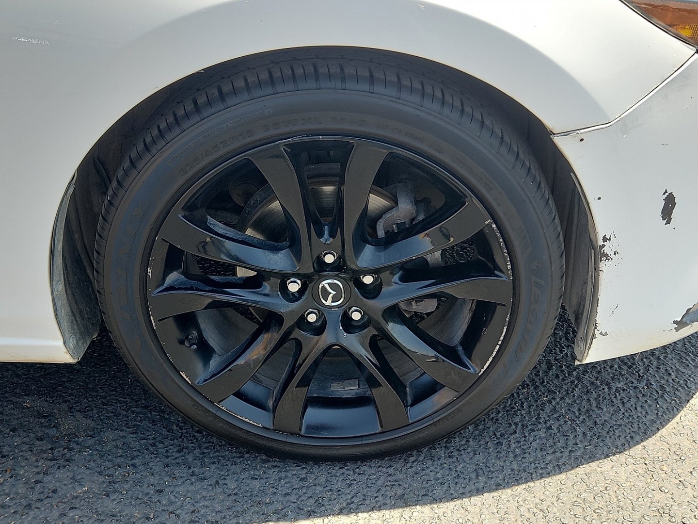 2016 WHITE /Parchment - GP8 Mazda Mazda6 i Grand Touring (JM1GJ1W58G1) with an SKYACTIV-G 2.5L I-4 gasoline direct injection, DOHC, variable valve control, regular unleaded, engine with 184HP engine, located at 4711 Ave Q, Lubbock, TX, 79412, (806) 687-2362, 33.551304, -101.855293- Photo#6
