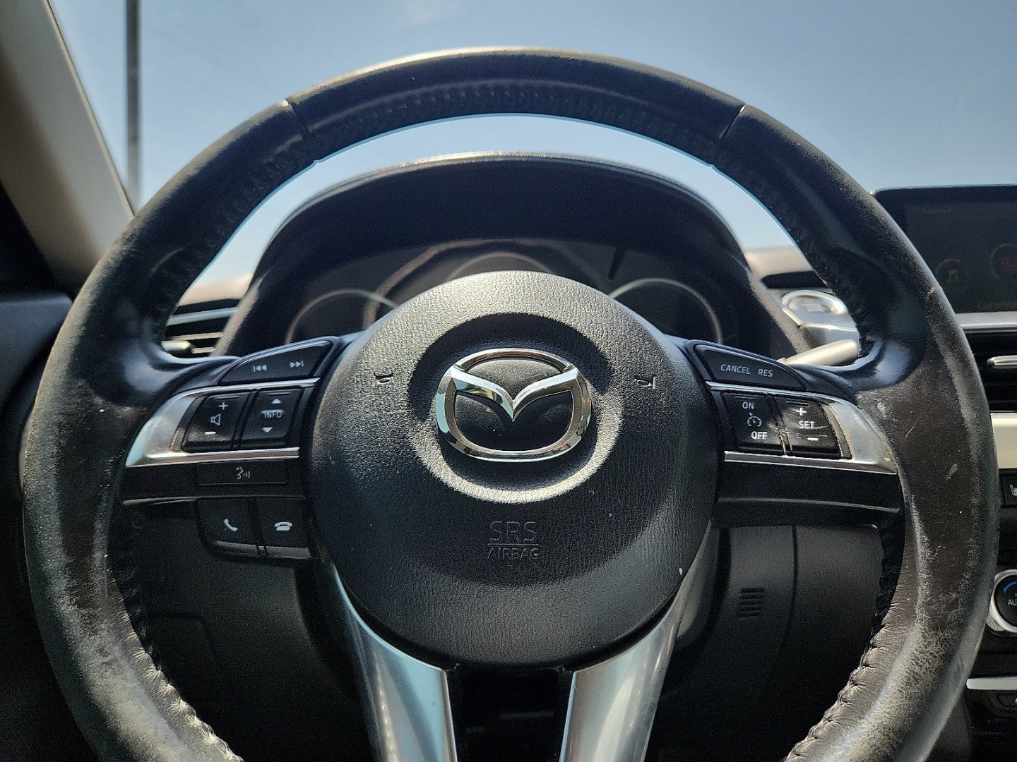 2016 WHITE /Parchment - GP8 Mazda Mazda6 i Grand Touring (JM1GJ1W58G1) with an SKYACTIV-G 2.5L I-4 gasoline direct injection, DOHC, variable valve control, regular unleaded, engine with 184HP engine, located at 4711 Ave Q, Lubbock, TX, 79412, (806) 687-2362, 33.551304, -101.855293- Photo#28