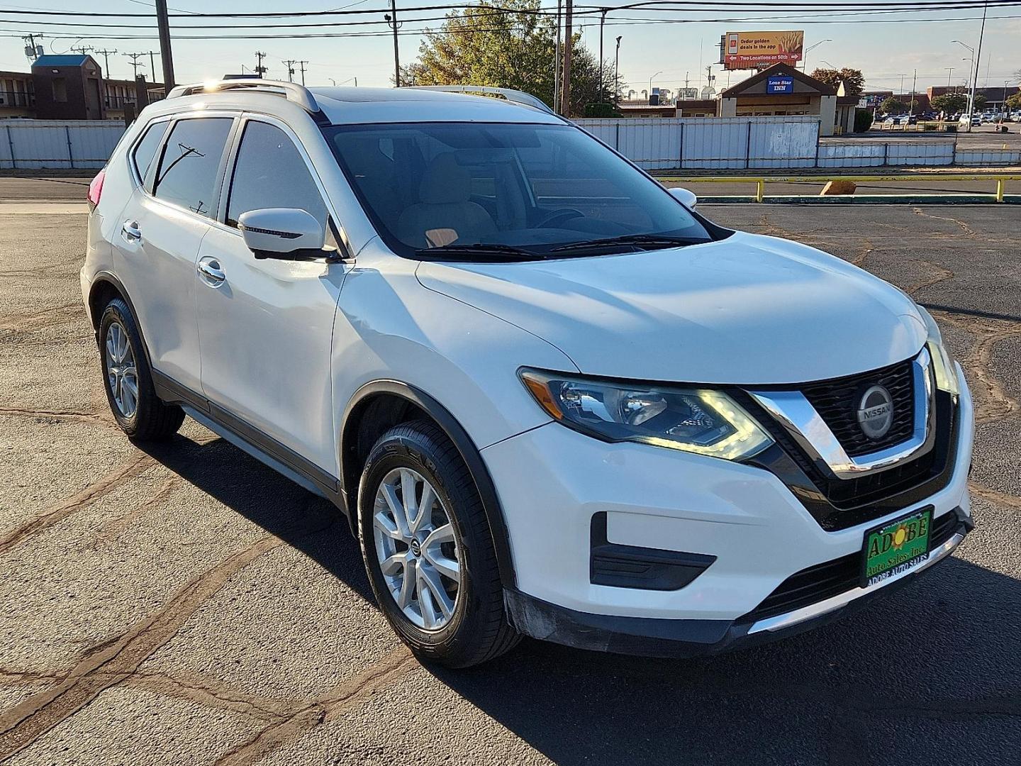 2018 WHITE Nissan Rogue SV (5N1AT2MTXJC) with an 2.5L I-4 DOHC, variable valve control, regular unleaded, engine with 170HP engine, located at 4711 Ave Q, Lubbock, TX, 79412, (806) 687-2362, 33.551304, -101.855293 - Photo#5