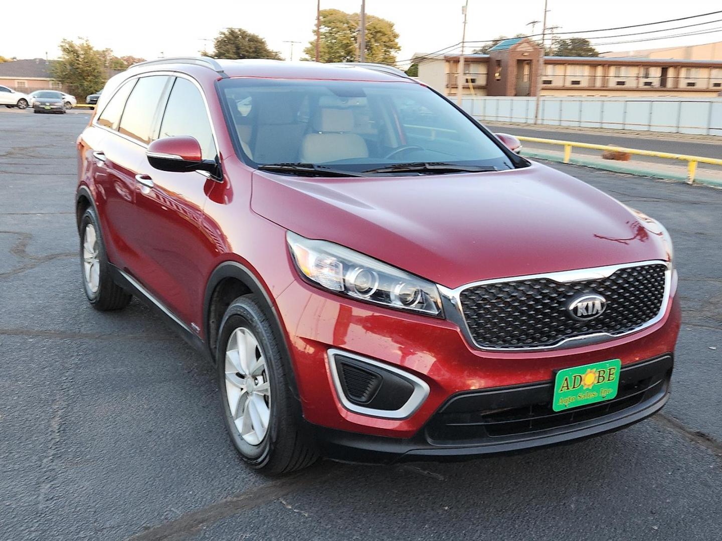 2018 MAROON Kia Sorento 2.4L LX (5XYPGDA37JG) with an 2.4L I-4 gasoline direct injection, DOHC, variable valve control, regular unleaded, engine with 185HP engine, located at 4711 Ave Q, Lubbock, TX, 79412, (806) 687-2362, 33.551304, -101.855293 - Photo#5