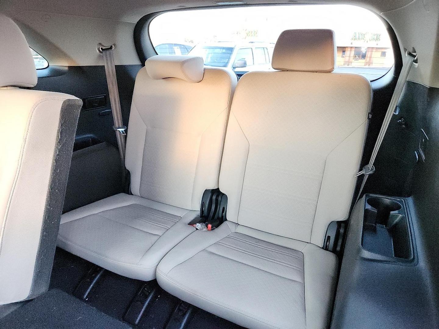 2018 MAROON Kia Sorento 2.4L LX (5XYPGDA37JG) with an 2.4L I-4 gasoline direct injection, DOHC, variable valve control, regular unleaded, engine with 185HP engine, located at 4711 Ave Q, Lubbock, TX, 79412, (806) 687-2362, 33.551304, -101.855293 - Photo#10