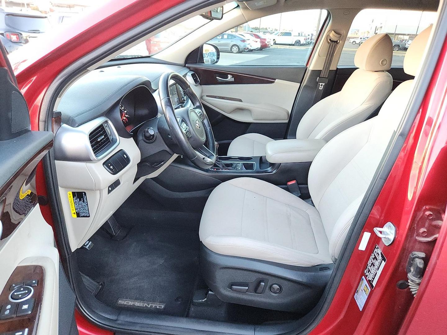 2018 MAROON Kia Sorento 2.4L LX (5XYPGDA37JG) with an 2.4L I-4 gasoline direct injection, DOHC, variable valve control, regular unleaded, engine with 185HP engine, located at 4711 Ave Q, Lubbock, TX, 79412, (806) 687-2362, 33.551304, -101.855293 - Photo#13