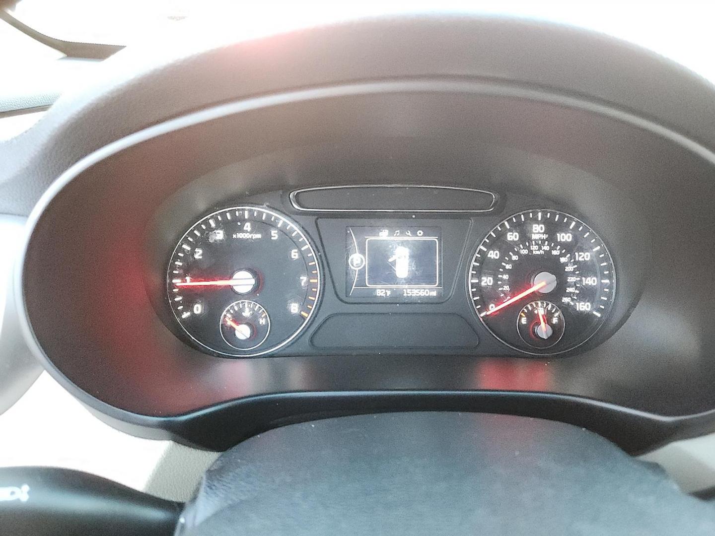 2018 MAROON Kia Sorento 2.4L LX (5XYPGDA37JG) with an 2.4L I-4 gasoline direct injection, DOHC, variable valve control, regular unleaded, engine with 185HP engine, located at 4711 Ave Q, Lubbock, TX, 79412, (806) 687-2362, 33.551304, -101.855293 - Photo#18