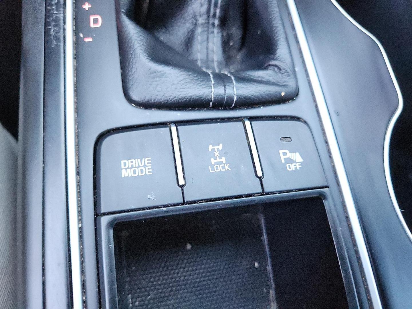 2018 MAROON Kia Sorento 2.4L LX (5XYPGDA37JG) with an 2.4L I-4 gasoline direct injection, DOHC, variable valve control, regular unleaded, engine with 185HP engine, located at 4711 Ave Q, Lubbock, TX, 79412, (806) 687-2362, 33.551304, -101.855293 - Photo#25