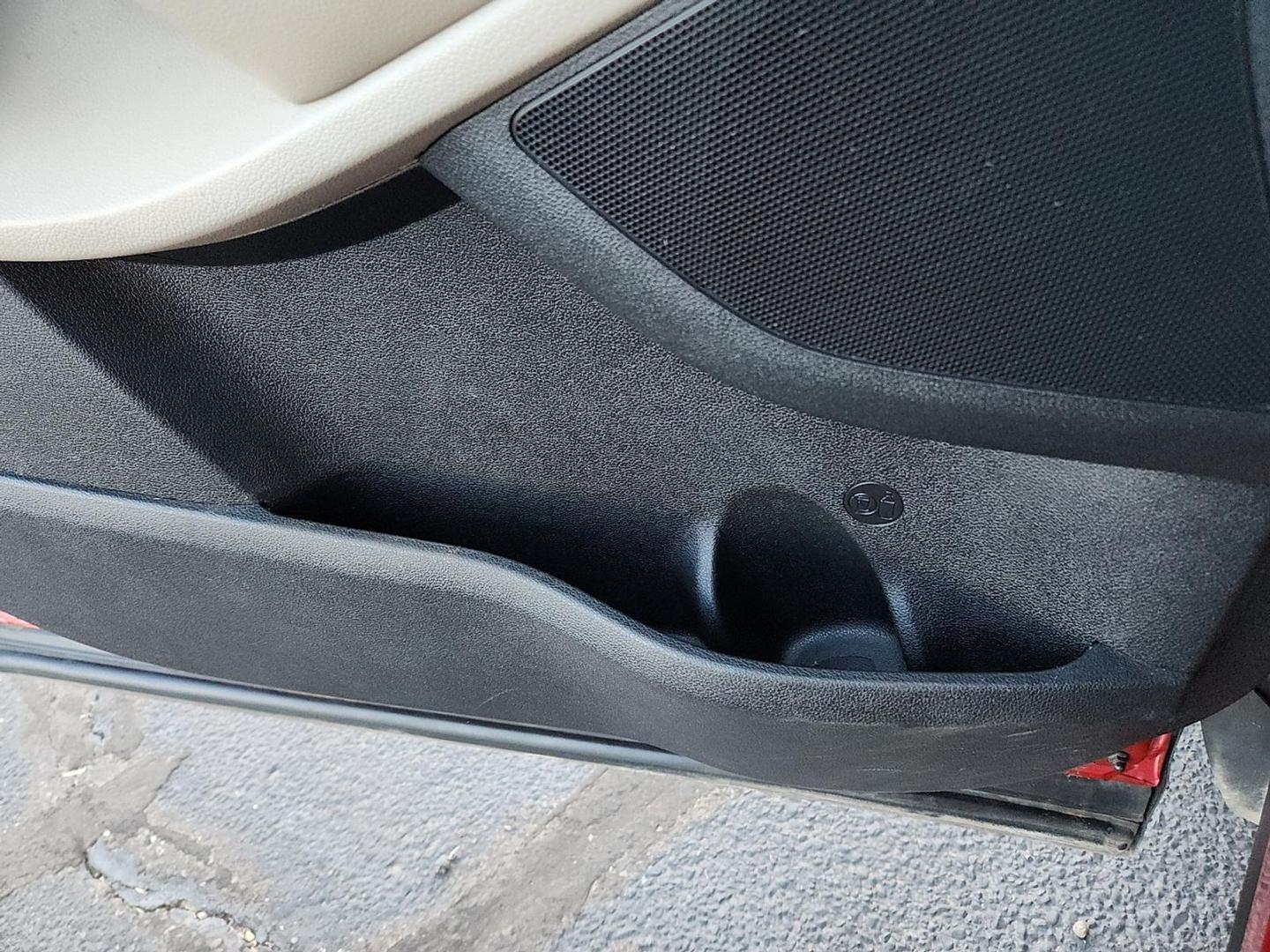 2018 MAROON Kia Sorento 2.4L LX (5XYPGDA37JG) with an 2.4L I-4 gasoline direct injection, DOHC, variable valve control, regular unleaded, engine with 185HP engine, located at 4711 Ave Q, Lubbock, TX, 79412, (806) 687-2362, 33.551304, -101.855293 - Photo#28