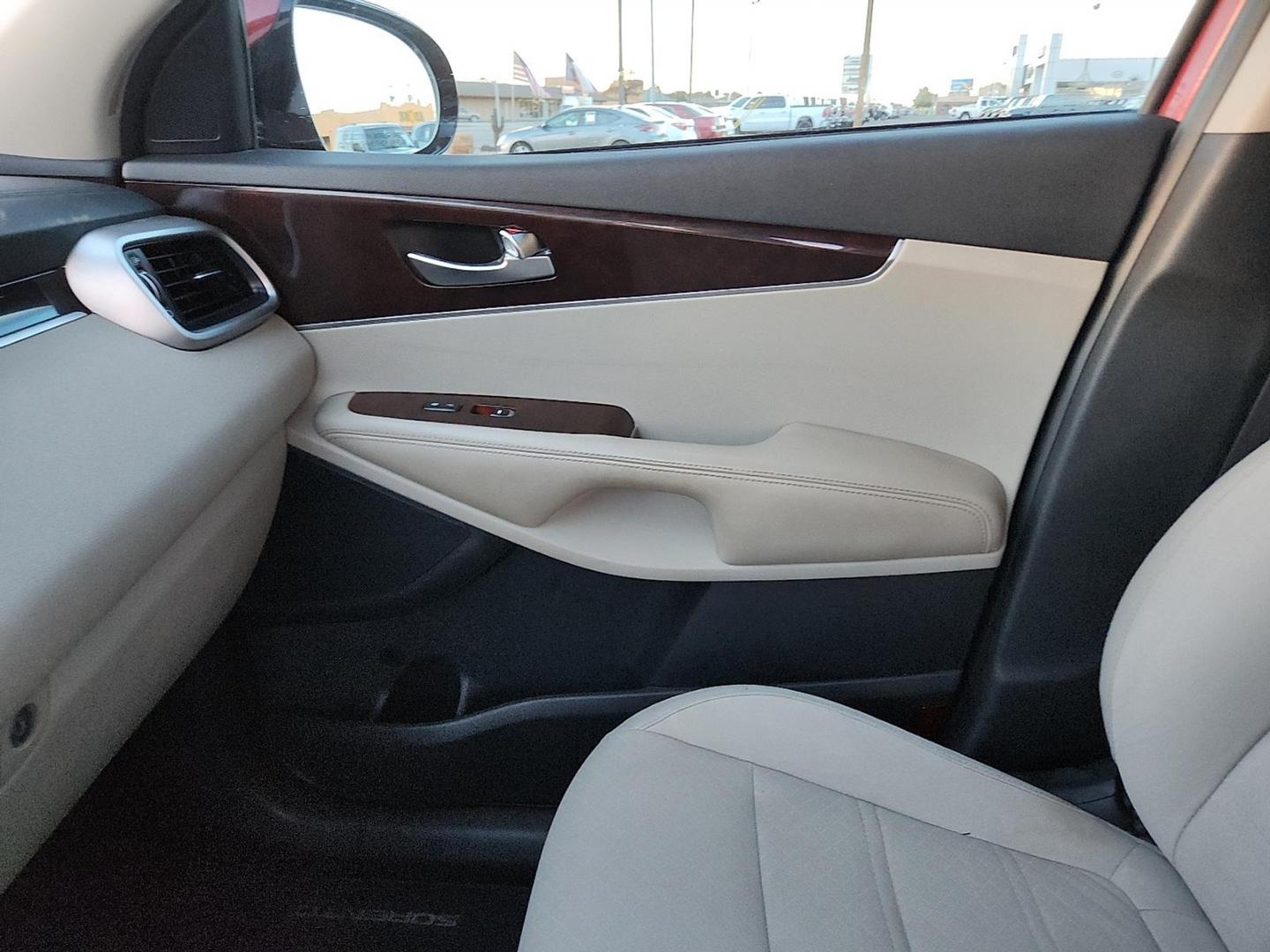 2018 MAROON Kia Sorento 2.4L LX (5XYPGDA37JG) with an 2.4L I-4 gasoline direct injection, DOHC, variable valve control, regular unleaded, engine with 185HP engine, located at 4711 Ave Q, Lubbock, TX, 79412, (806) 687-2362, 33.551304, -101.855293 - Photo#29