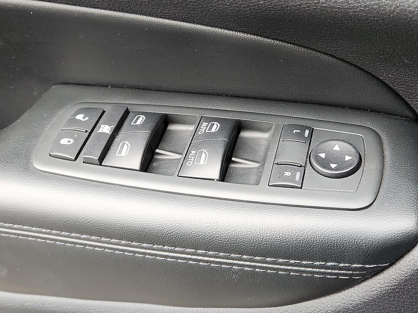 2013 BLUE Jeep Grand Cherokee Laredo (1C4RJFAT7DC) with an HEMI 5.7L V-8 variable valve control, regular unleaded, engine with cylinder deactivation and 360HP engine, located at 4711 Ave Q, Lubbock, TX, 79412, (806) 687-2362, 33.551304, -101.855293 - Photo#17