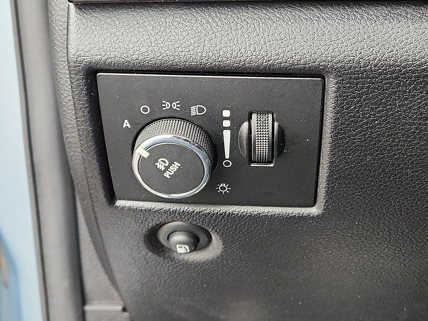 2013 BLUE Jeep Grand Cherokee Laredo (1C4RJFAT7DC) with an HEMI 5.7L V-8 variable valve control, regular unleaded, engine with cylinder deactivation and 360HP engine, located at 4711 Ave Q, Lubbock, TX, 79412, (806) 687-2362, 33.551304, -101.855293 - Photo#23