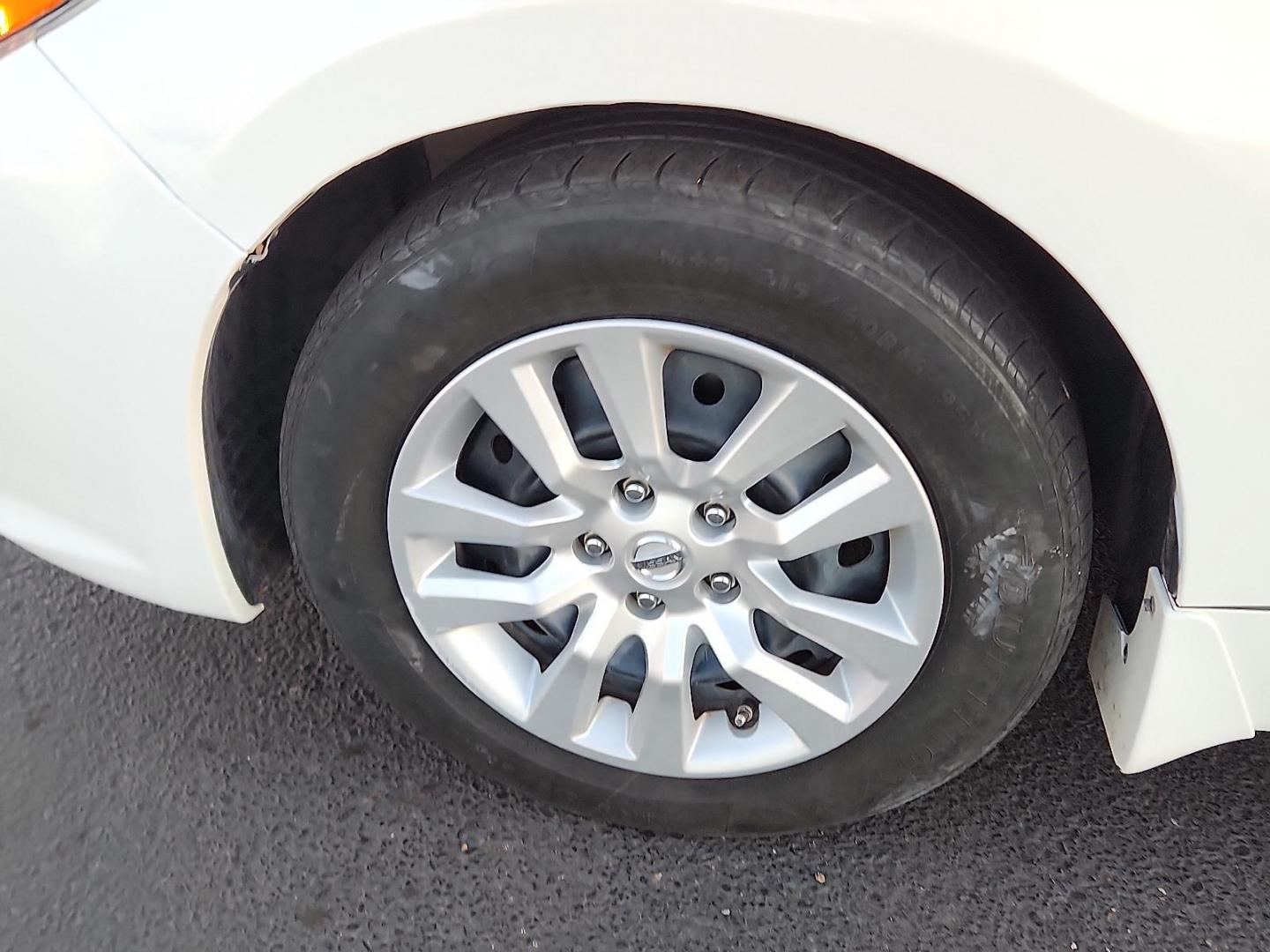 2017 WHITE Nissan Altima 2.5 S (1N4AL3AP6HC) with an 2.5L I-4 DOHC, variable valve control, regular unleaded, engine with 179HP engine, located at 4711 Ave Q, Lubbock, TX, 79412, (806) 687-2362, 33.551304, -101.855293 - Photo#6