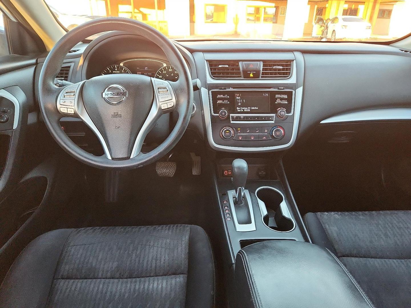 2017 WHITE Nissan Altima 2.5 S (1N4AL3AP6HC) with an 2.5L I-4 DOHC, variable valve control, regular unleaded, engine with 179HP engine, located at 4711 Ave Q, Lubbock, TX, 79412, (806) 687-2362, 33.551304, -101.855293 - Photo#9