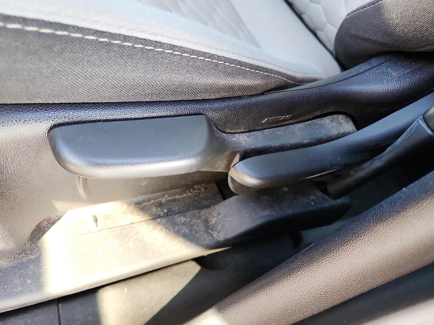 2019 GRAY Chevrolet Equinox LS (2GNAXSEV7K6) with an 1.5L I-4 gasoline direct injection, DOHC, VVT variable valve control, intercooled turbo, regular unleaded, engine with 170HP engine, located at 4711 Ave Q, Lubbock, TX, 79412, (806) 687-2362, 33.551304, -101.855293 - Photo#11