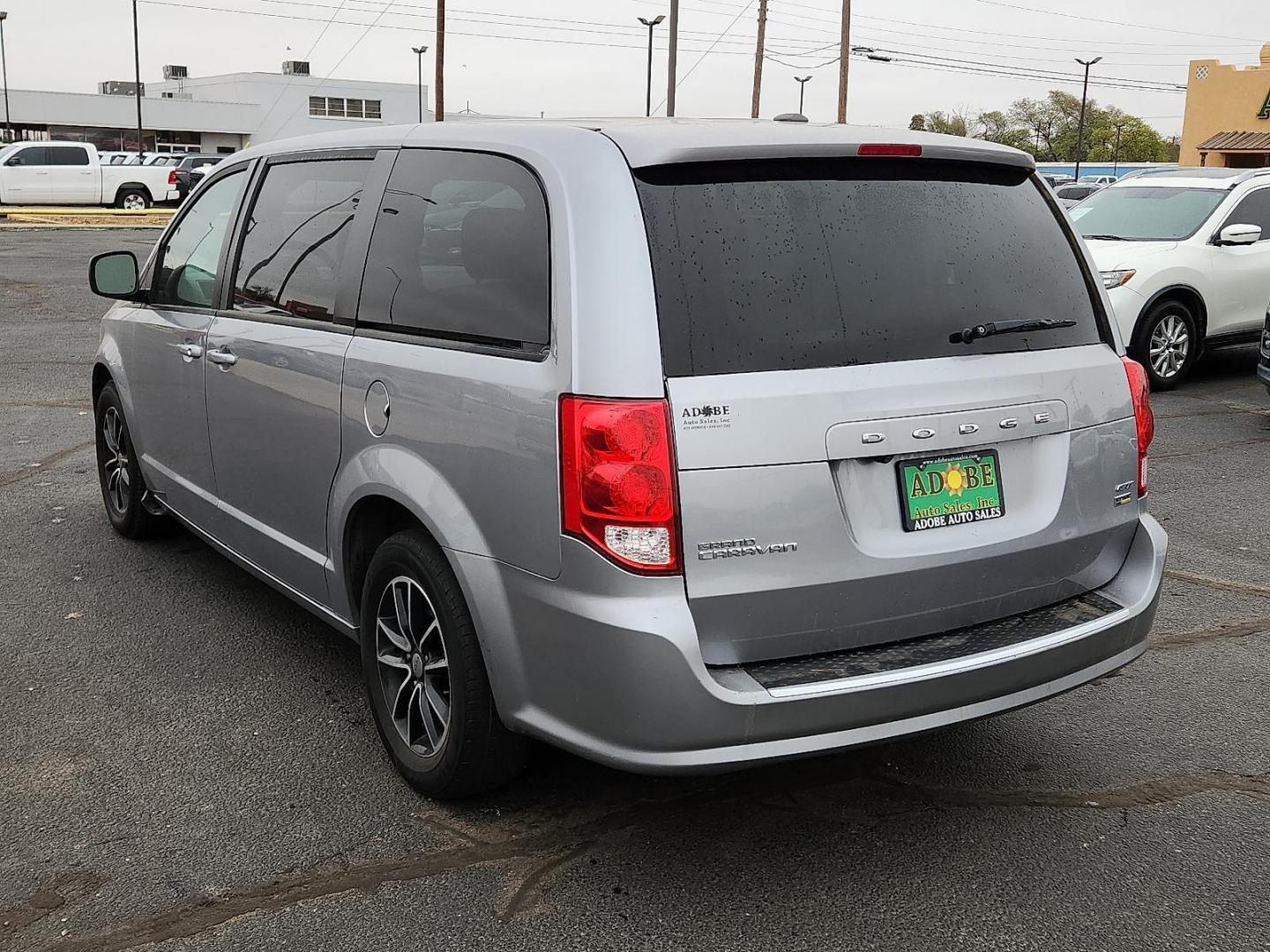 2019 SILVER Dodge Grand Caravan GT (2C4RDGEGXKR) with an Pentastar 3.6L V-6 DOHC, VVT variable valve control, regular unleaded, engine with 283HP engine, located at 4711 Ave Q, Lubbock, TX, 79412, (806) 687-2362, 33.551304, -101.855293 - Photo#2