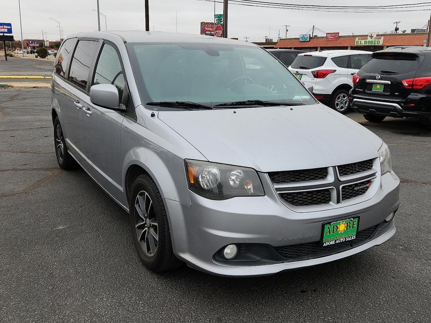 2019 SILVER Dodge Grand Caravan GT (2C4RDGEGXKR) with an Pentastar 3.6L V-6 DOHC, VVT variable valve control, regular unleaded, engine with 283HP engine, located at 4711 Ave Q, Lubbock, TX, 79412, (806) 687-2362, 33.551304, -101.855293 - Photo#5