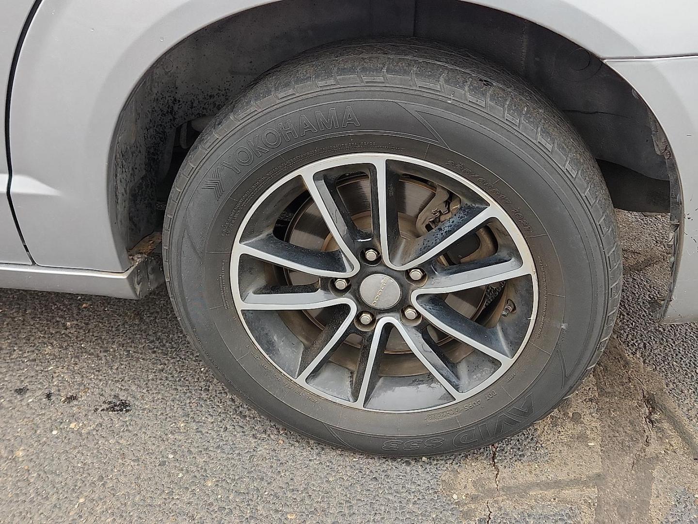 2019 SILVER Dodge Grand Caravan GT (2C4RDGEGXKR) with an Pentastar 3.6L V-6 DOHC, VVT variable valve control, regular unleaded, engine with 283HP engine, located at 4711 Ave Q, Lubbock, TX, 79412, (806) 687-2362, 33.551304, -101.855293 - Photo#6