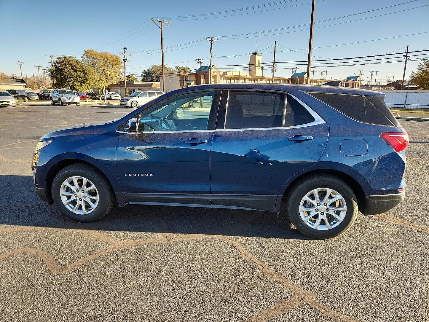 2020 BLUE Chevrolet Equinox FWD 2FL (2GNAXJEV1L6) with an 1.5L I-4 gasoline direct injection, DOHC, VVT variable valve control, intercooled turbo, regular unleaded, engine with 170HP engine, located at 4711 Ave Q, Lubbock, TX, 79412, (806) 687-2362, 33.551304, -101.855293 - Photo#1