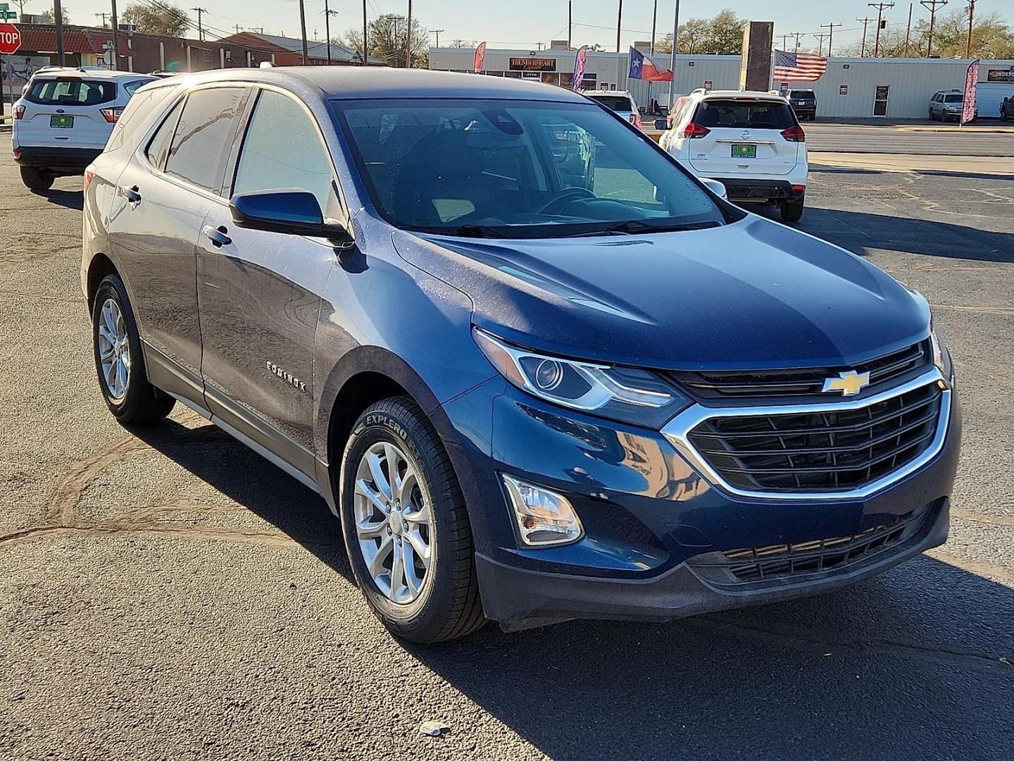 2020 BLUE Chevrolet Equinox FWD 2FL (2GNAXJEV1L6) with an 1.5L I-4 gasoline direct injection, DOHC, VVT variable valve control, intercooled turbo, regular unleaded, engine with 170HP engine, located at 4711 Ave Q, Lubbock, TX, 79412, (806) 687-2362, 33.551304, -101.855293 - Photo#5