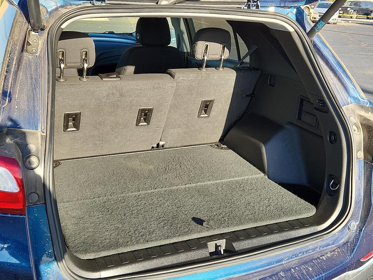 2020 BLUE Chevrolet Equinox FWD 2FL (2GNAXJEV1L6) with an 1.5L I-4 gasoline direct injection, DOHC, VVT variable valve control, intercooled turbo, regular unleaded, engine with 170HP engine, located at 4711 Ave Q, Lubbock, TX, 79412, (806) 687-2362, 33.551304, -101.855293 - Photo#7